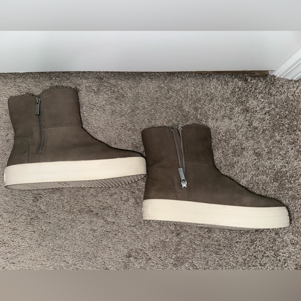 J Slides NYC Henley Waterproof Faux Fur Platform Bootie Boots - Picture 2 of 11